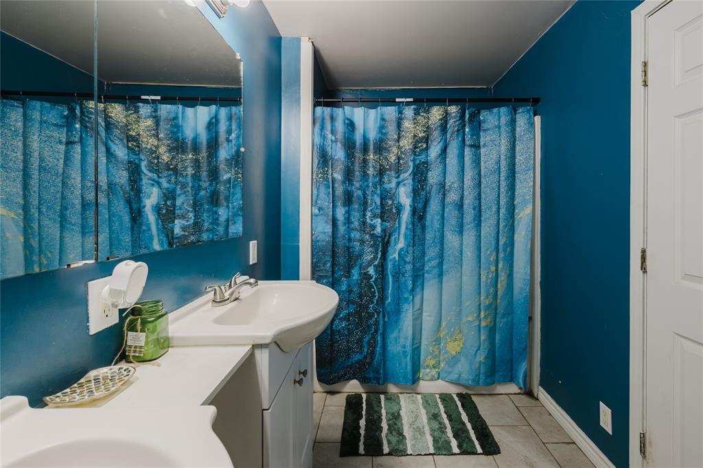 201 E Plummer Street Property Photo 15
