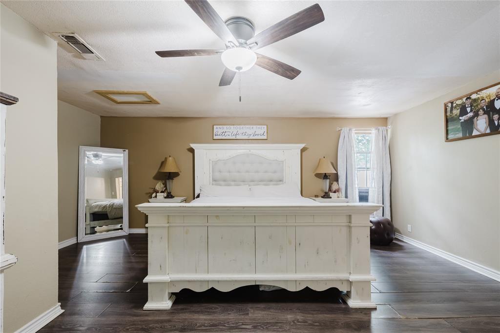 201 E Plummer Street Property Photo 22
