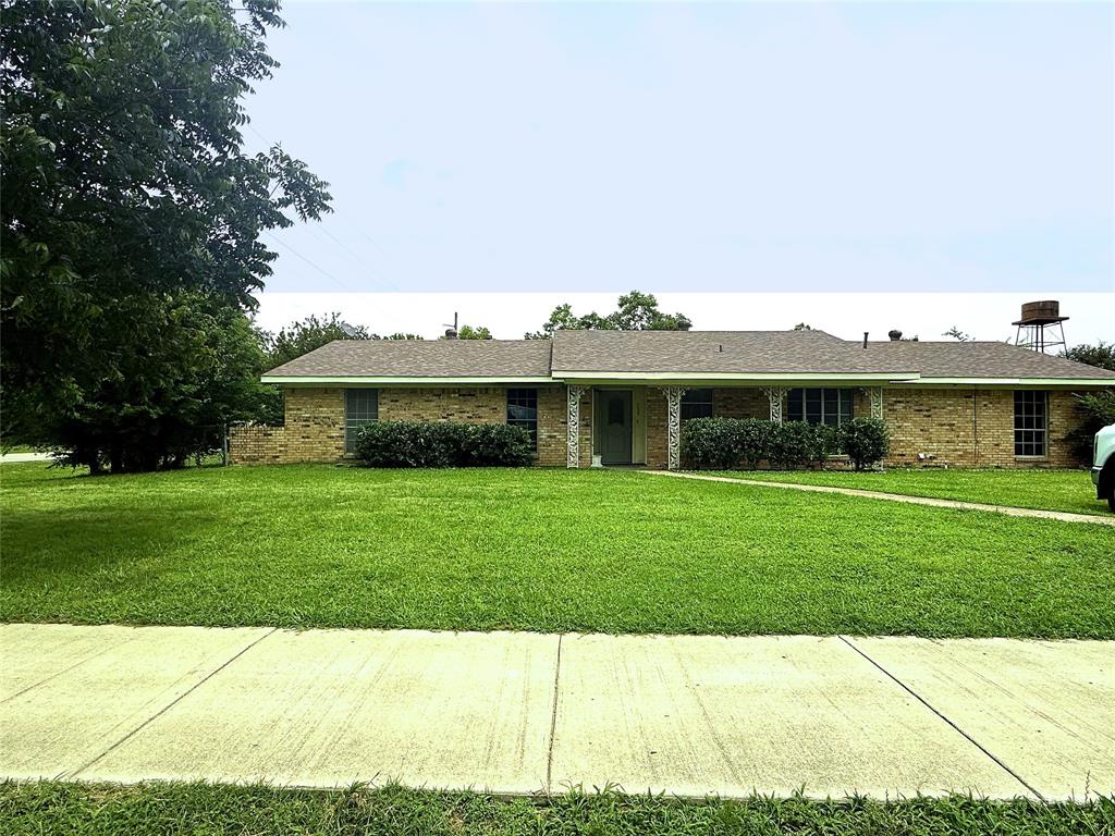 206 N Main Street Property Photo 1