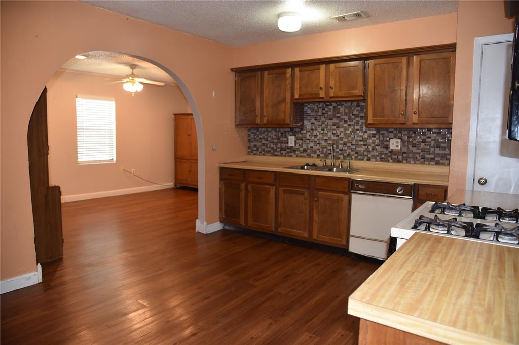 2521 W 5th Avenue Property Photo 6