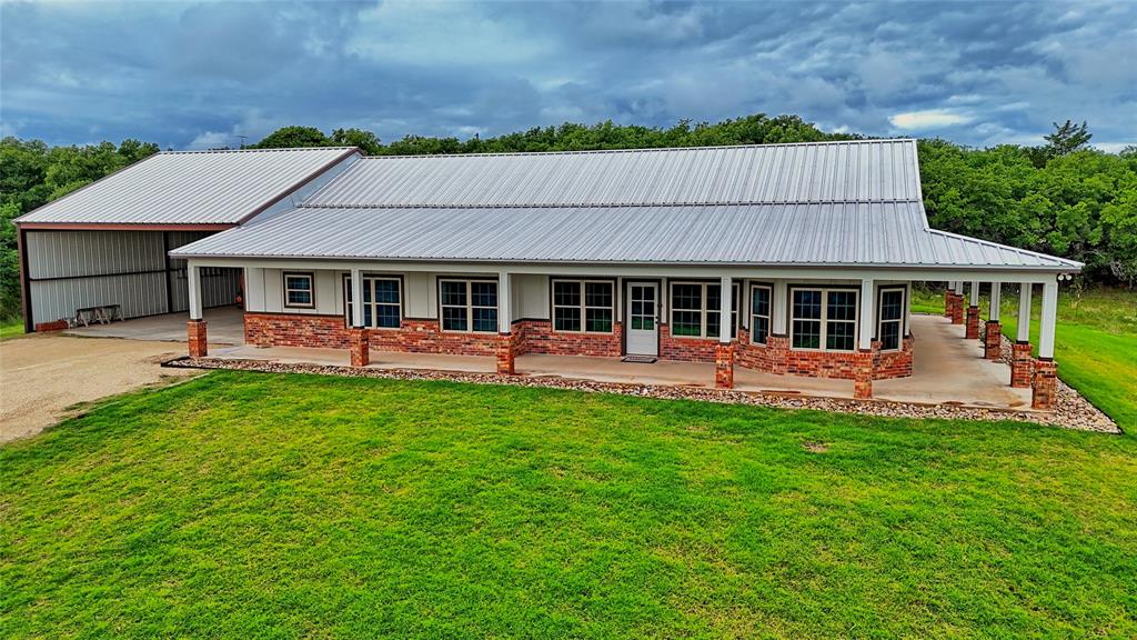 2930 N Greenbrier Road Property Photo 5