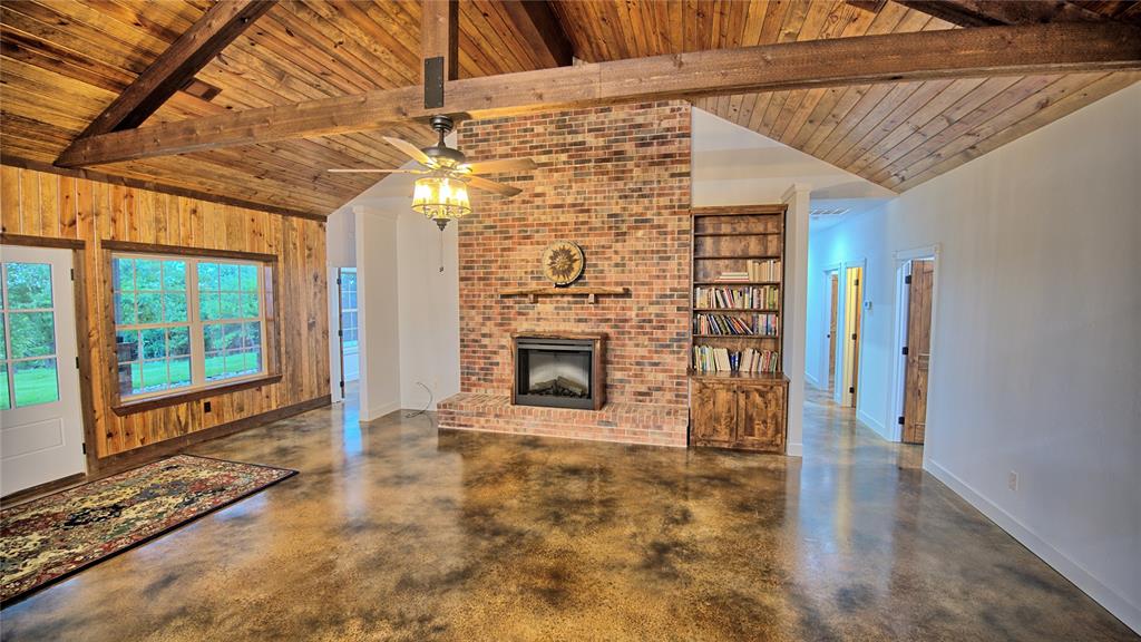 2930 N Greenbrier Road Property Photo 14