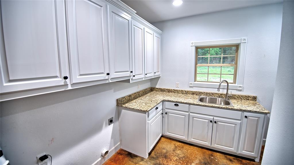 2930 N Greenbrier Road Property Photo 18