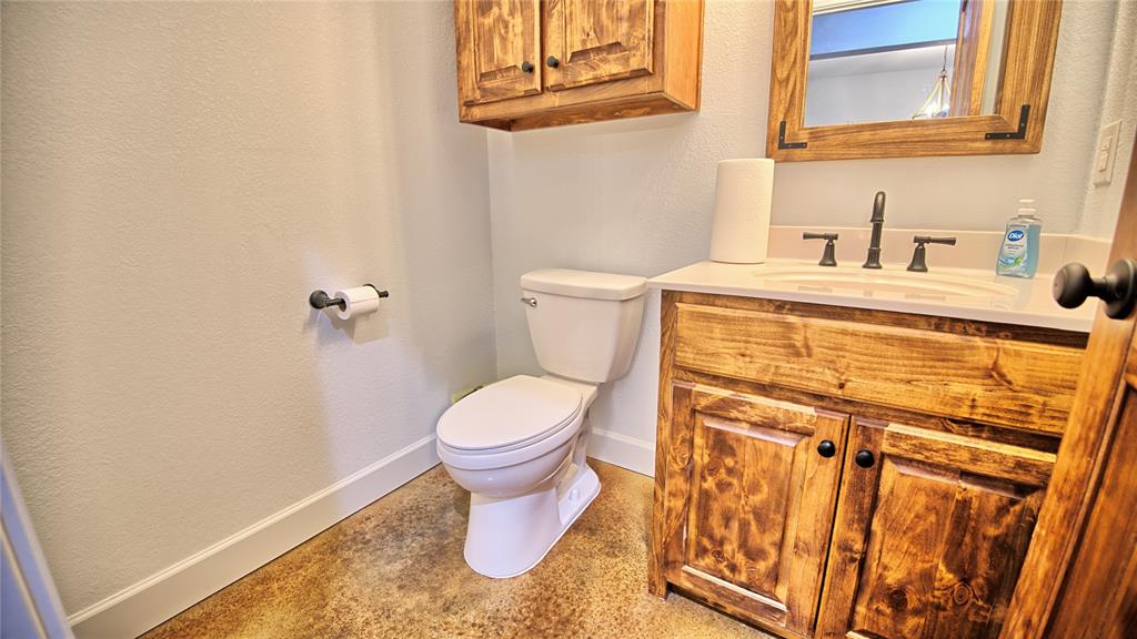 2930 N Greenbrier Road Property Photo 19