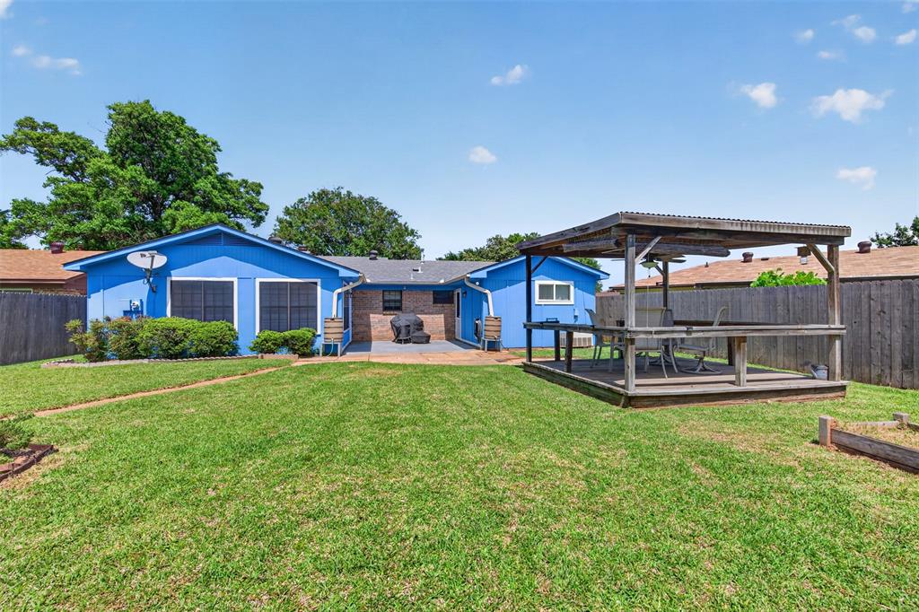 3524 Holiday Place Property Photo 22