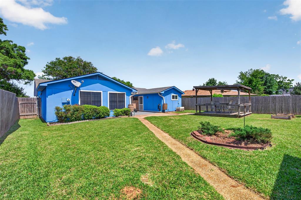 3524 Holiday Place Property Photo 23