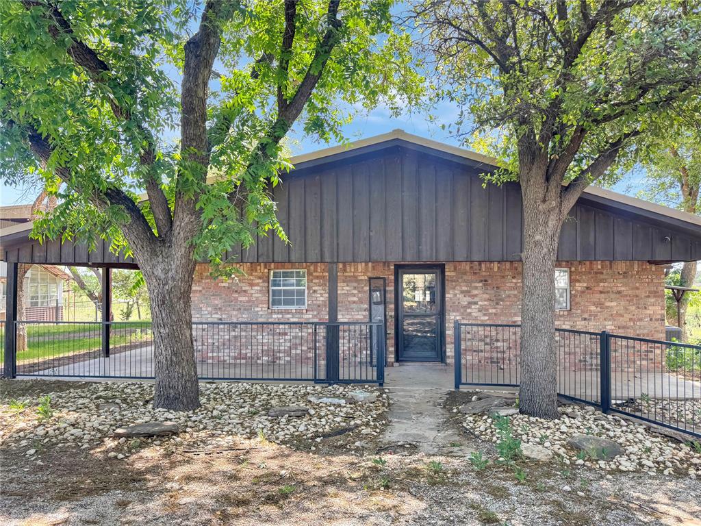 250 County Road 235 Property Photo 1