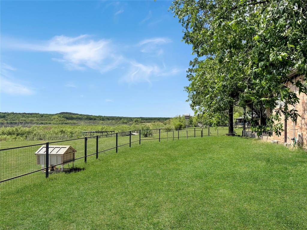 250 County Road 235 Property Photo 6