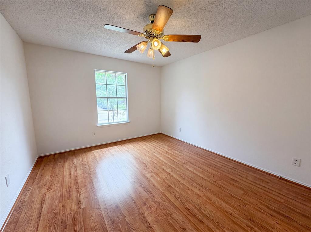 1233 Windy Meadows Drive Property Photo 10