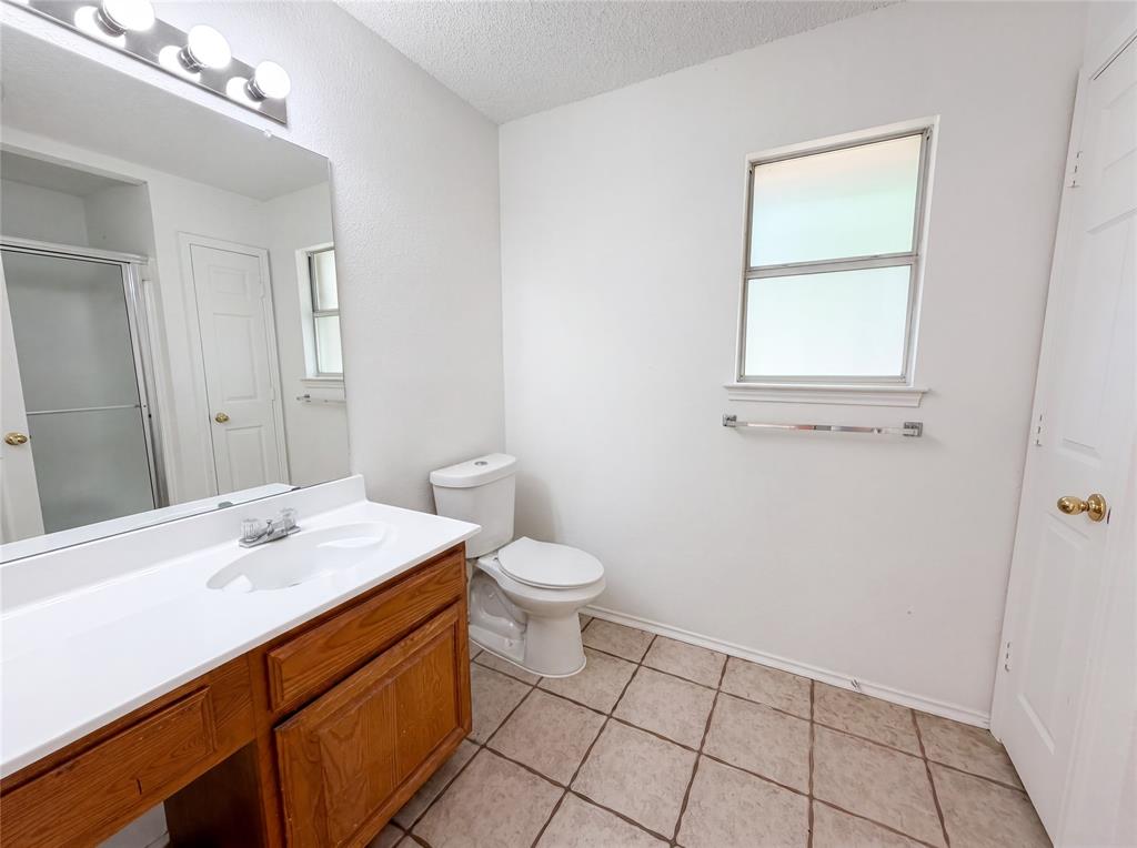 1233 Windy Meadows Drive Property Photo 13