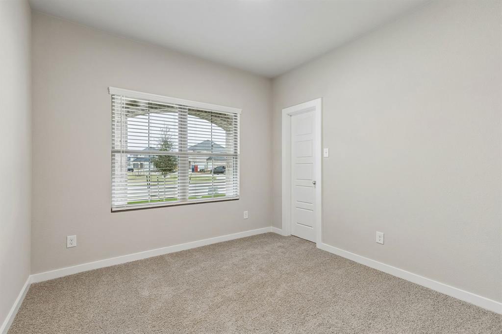 1868 Balfour Bend Property Photo 31