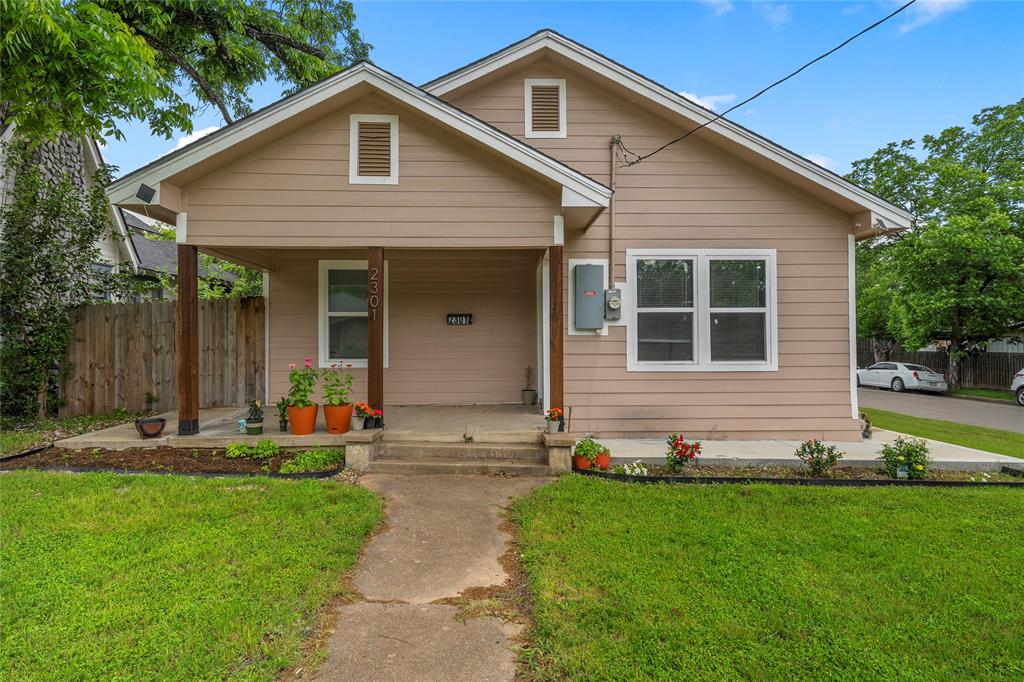 2301 Herring Avenue Property Photo 1