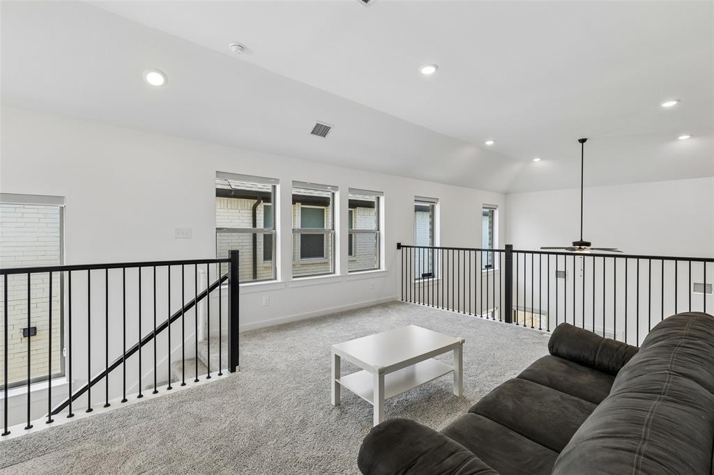805 Isabel Street Property Photo 24