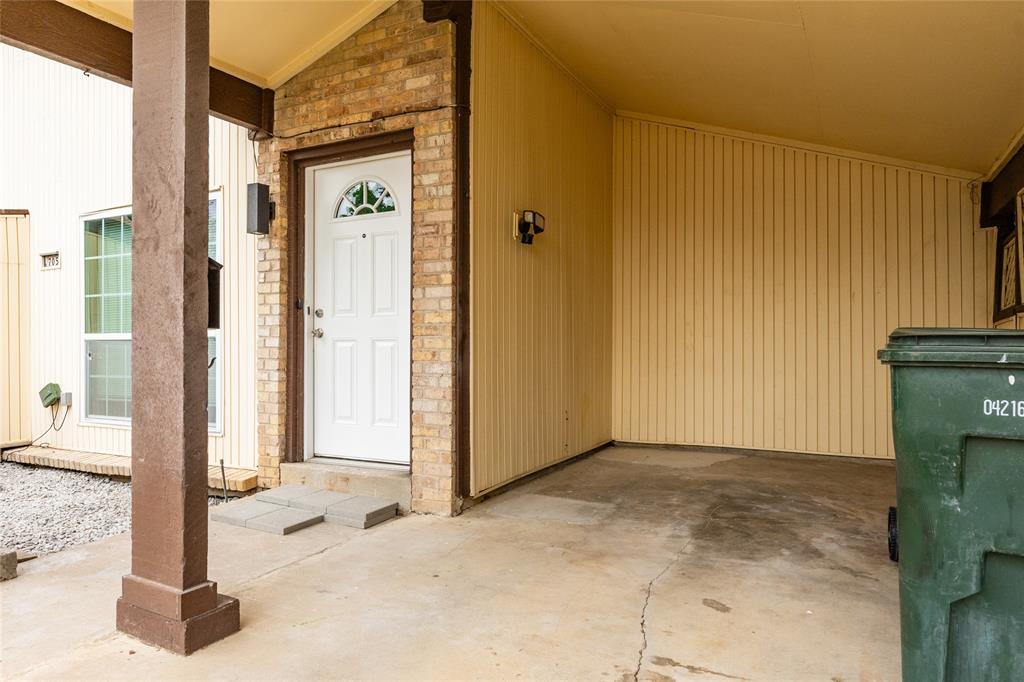 705 Valiant Circle Property Photo 4