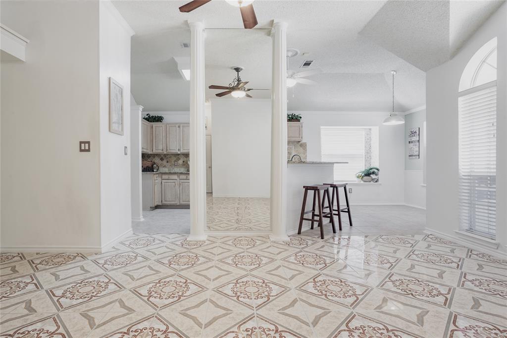 7115 Oaklawn Property Photo 9