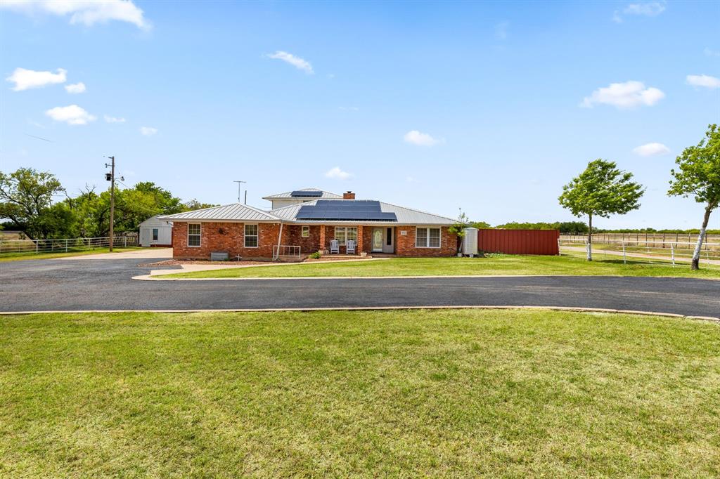 402 N Fm 369 Property Photo 1
