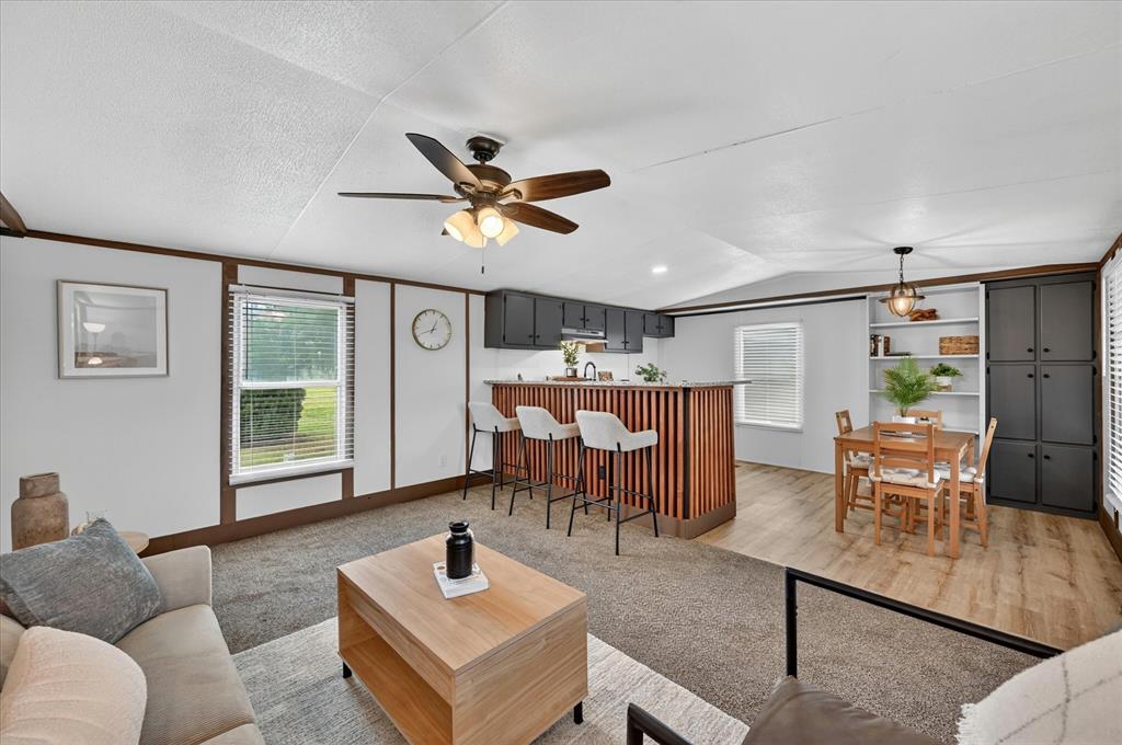 6513 Arbor Vine Trail Property Photo 4