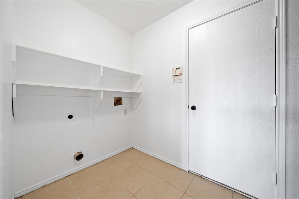 633 Madeline Court Property Photo 12