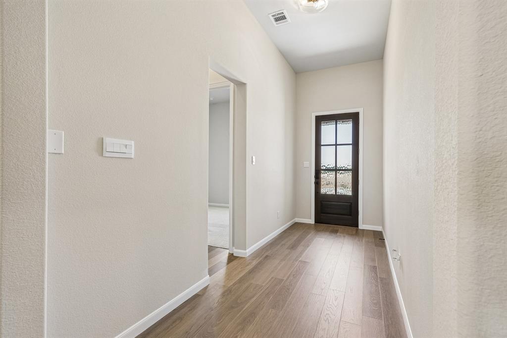 1037 Clayton Street Property Photo 4