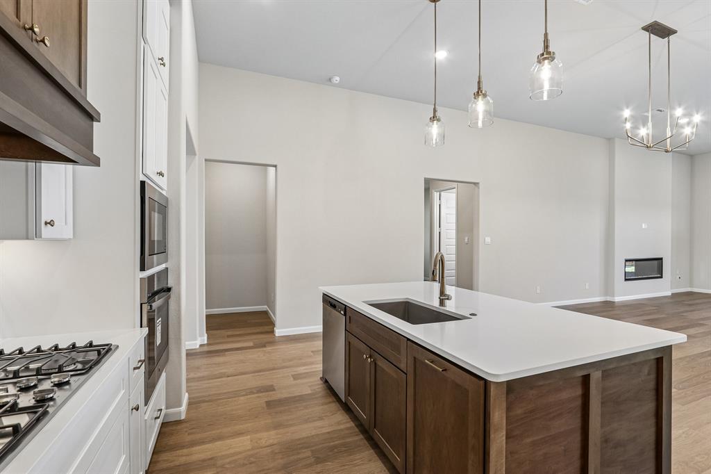 1037 Clayton Street Property Photo 11