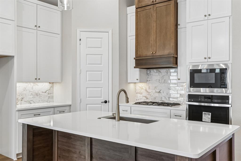 1037 Clayton Street Property Photo 14