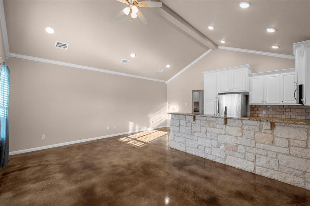 402 Spring Street Property Photo 3