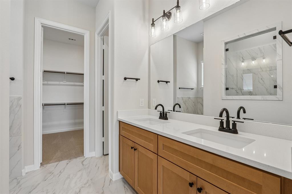 1041 Clayton Street Property Photo 24