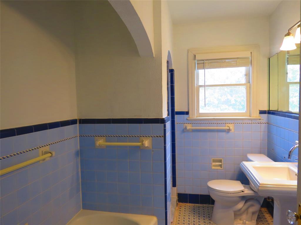 5944 Morningside Avenue Property Photo 9