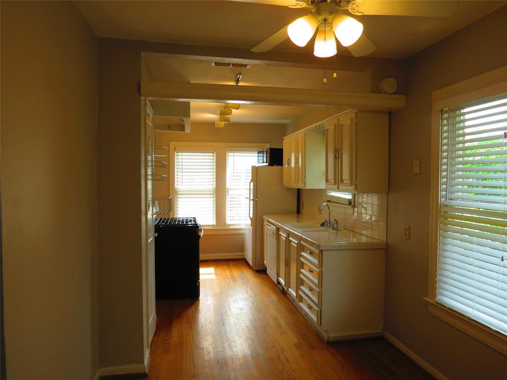5944 Morningside Avenue Property Photo 12
