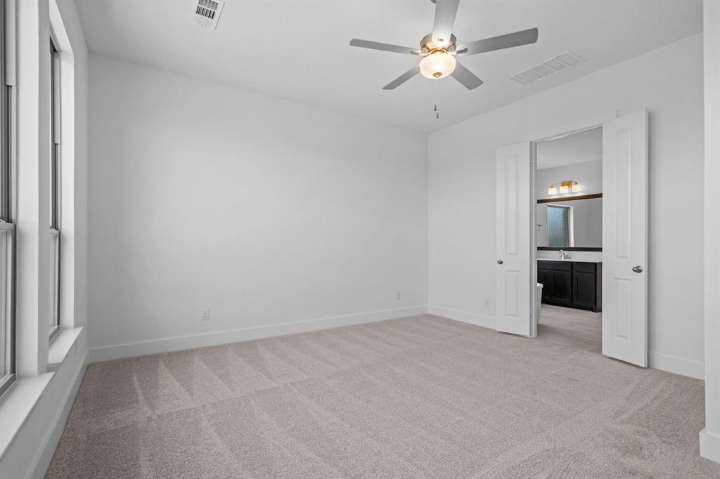 1009 Malachite Way Property Photo 19