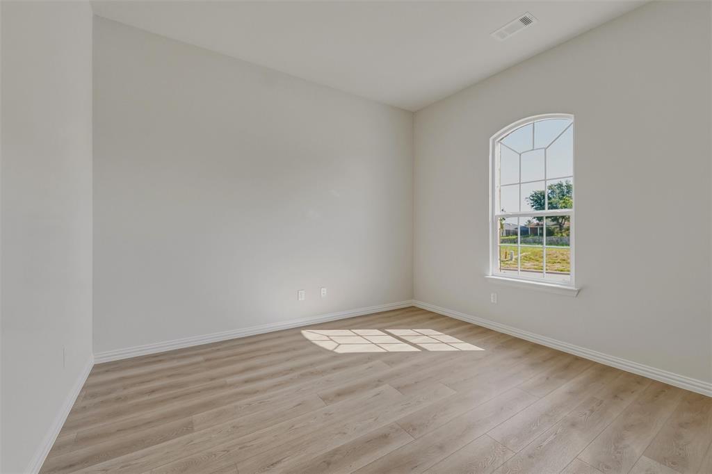 824 Elmstead Drive Property Photo 13