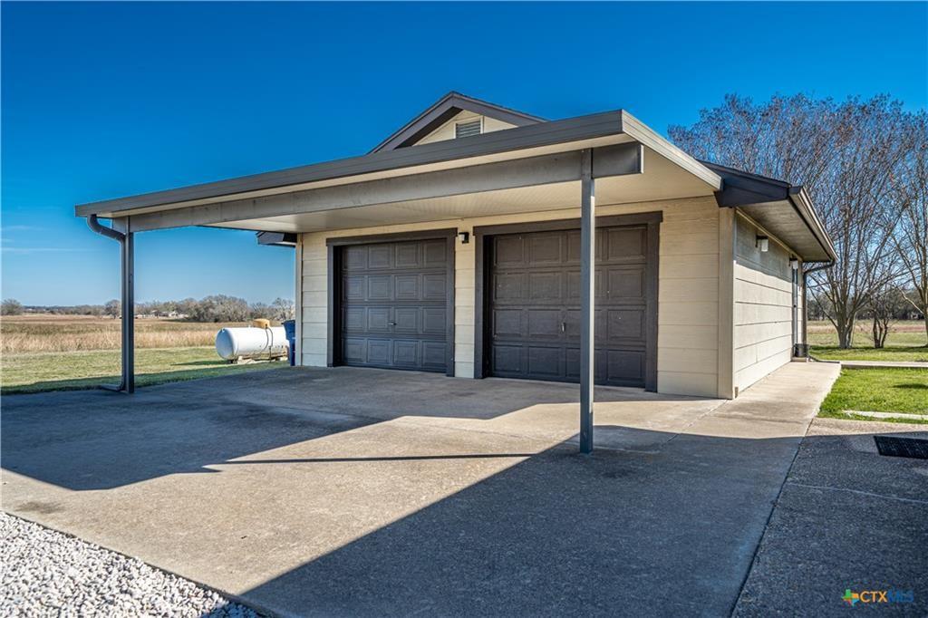 17941 Old 81 Property Photo 4