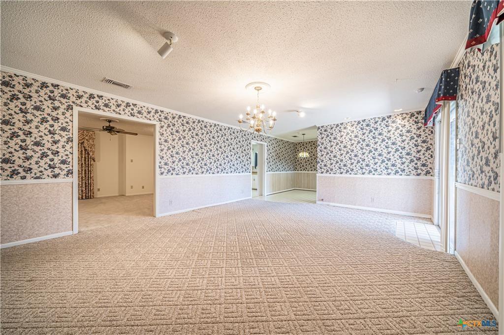 17941 Old 81 Property Photo 7