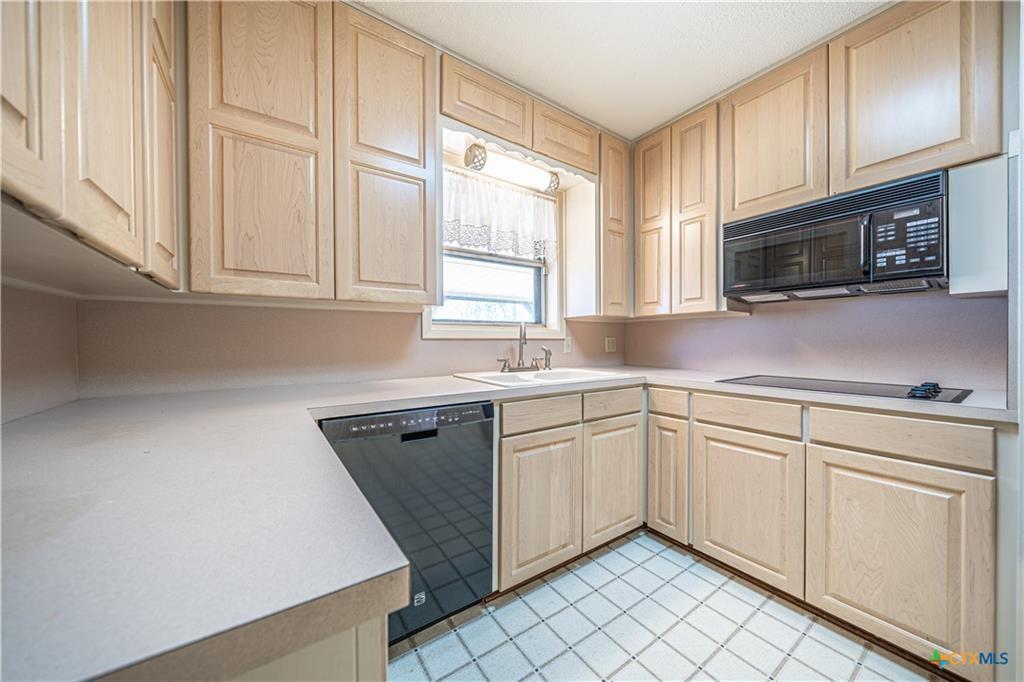 17941 Old 81 Property Photo 8