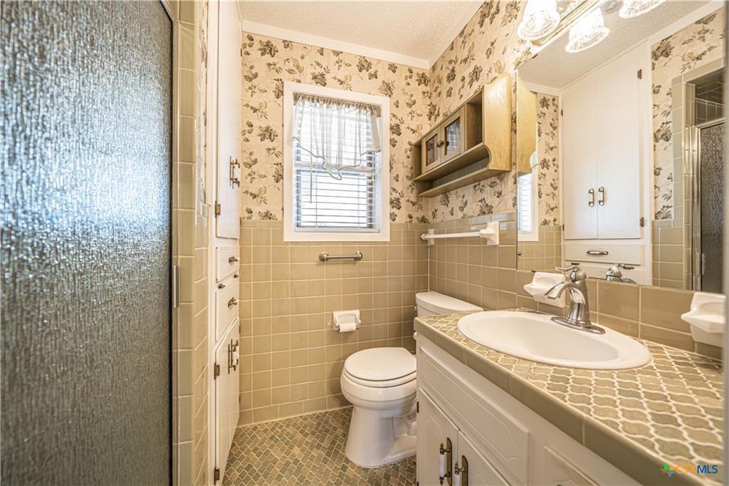 17941 Old 81 Property Photo 14