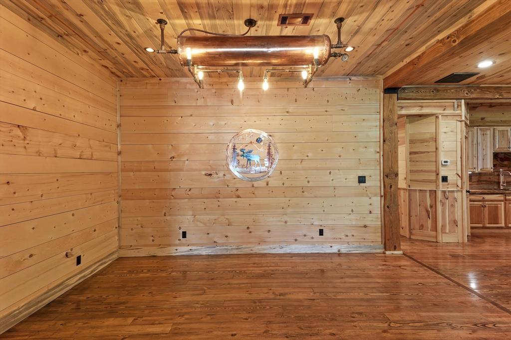 7101 County Road 1037 Property Photo 6