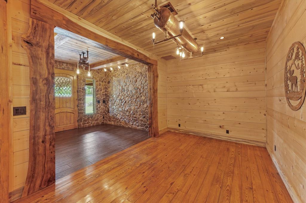 7101 County Road 1037 Property Photo 7