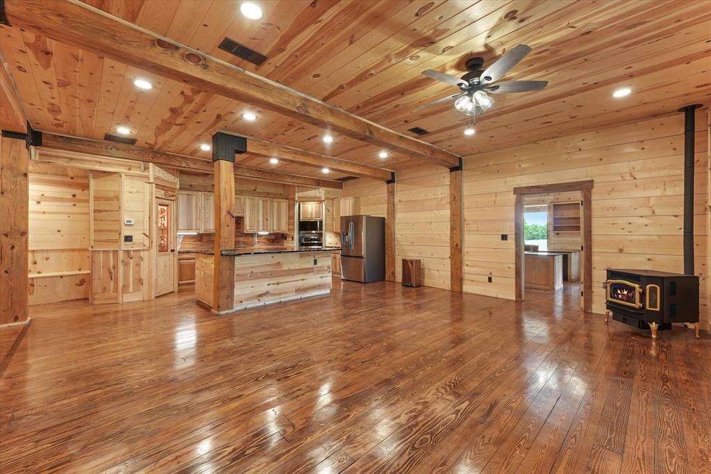 7101 County Road 1037 Property Photo 10