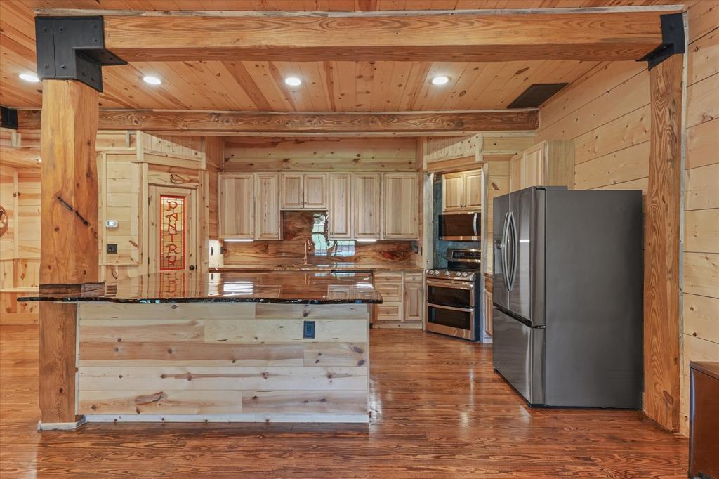 7101 County Road 1037 Property Photo 13