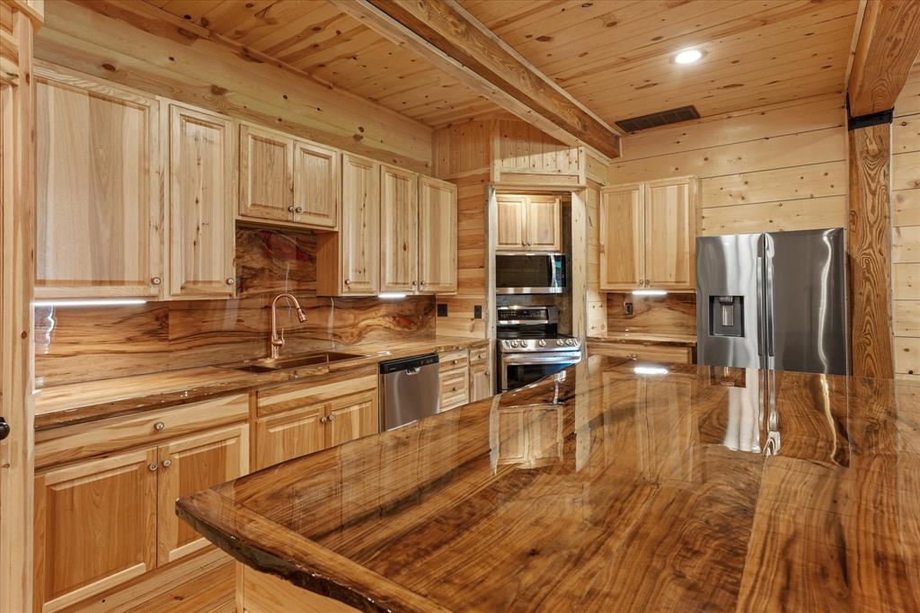 7101 County Road 1037 Property Photo 14