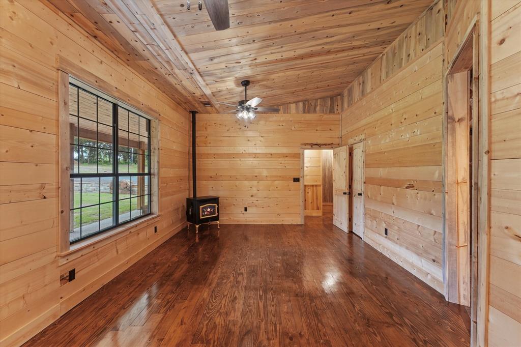 7101 County Road 1037 Property Photo 19