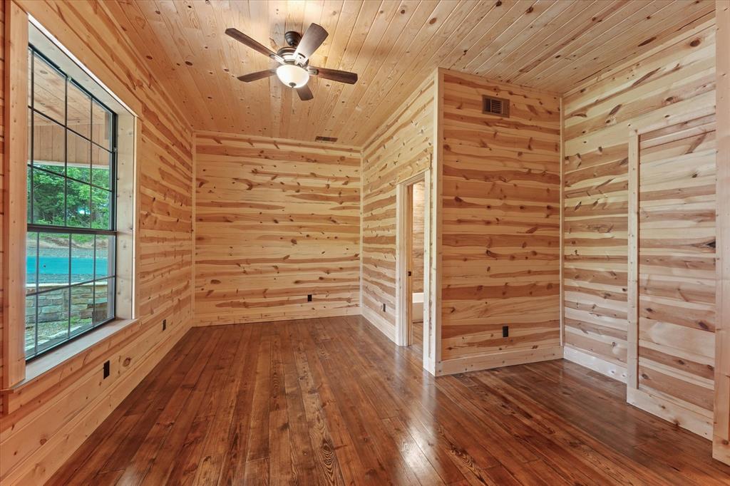7101 County Road 1037 Property Photo 29