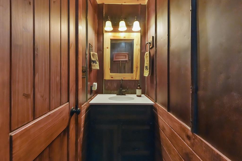 7101 County Road 1037 Property Photo 34