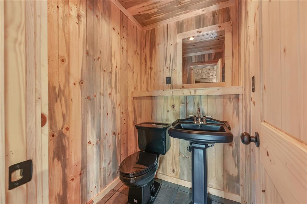 7101 County Road 1037 Property Photo 40