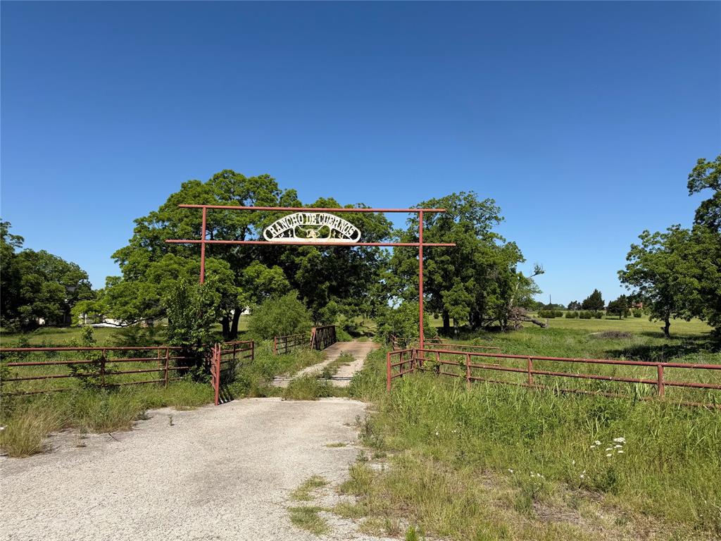 2191 Business Highway 377 Property Photo 3