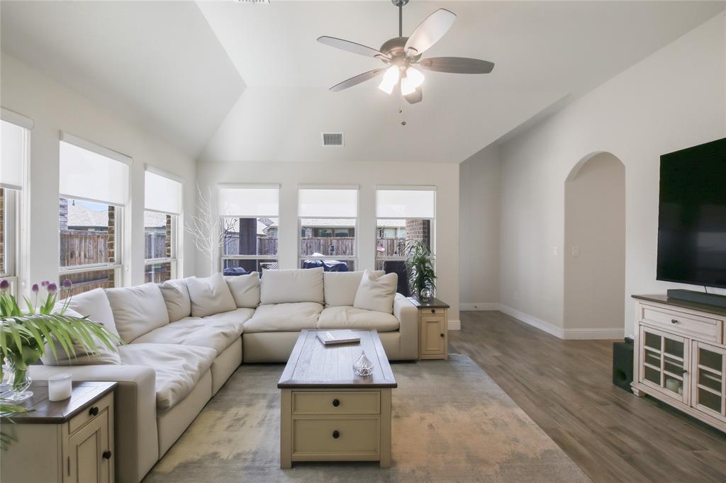 1316 Stoneleigh Place Property Photo 1