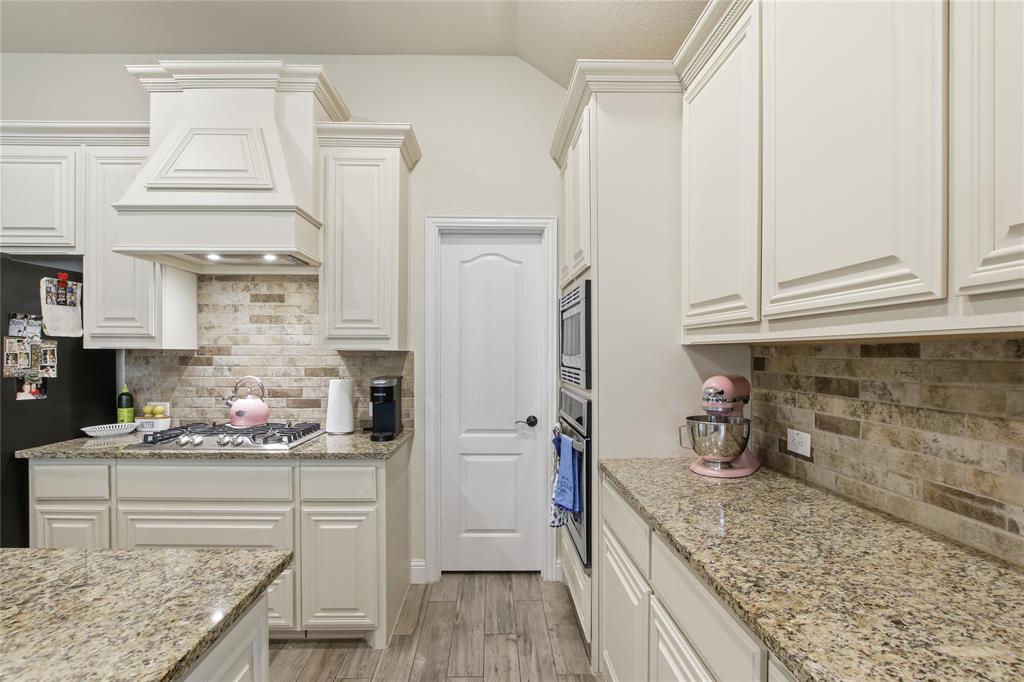 1316 Stoneleigh Place Property Photo 13