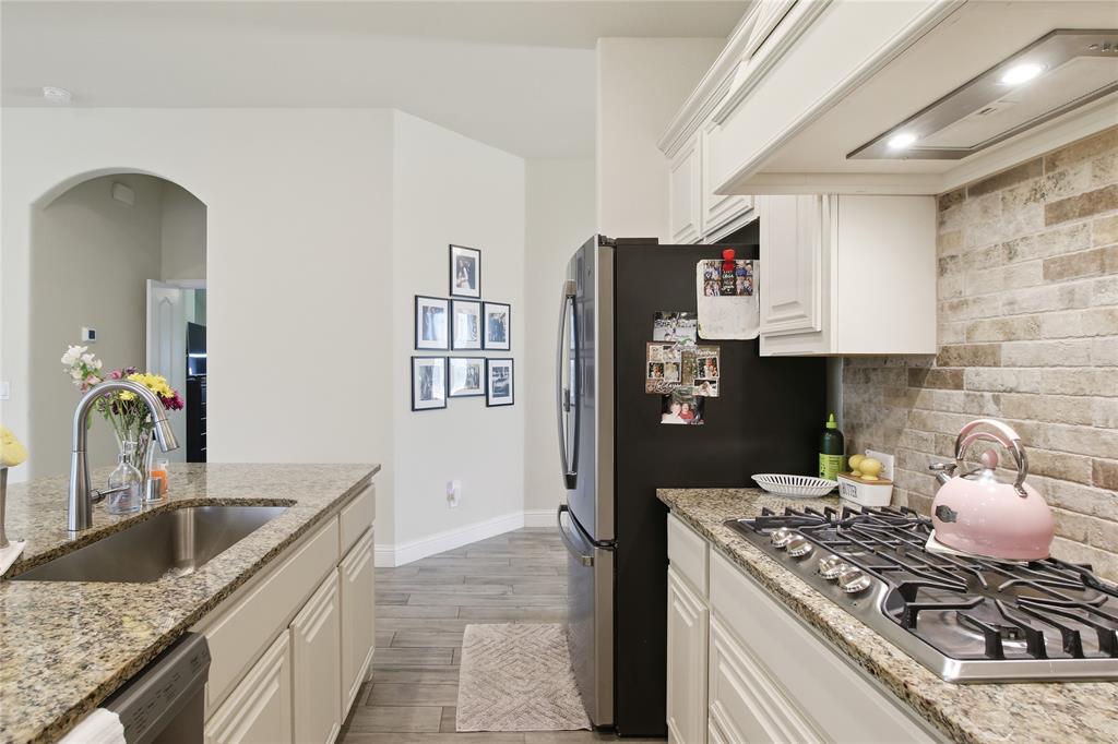 1316 Stoneleigh Place Property Photo 14