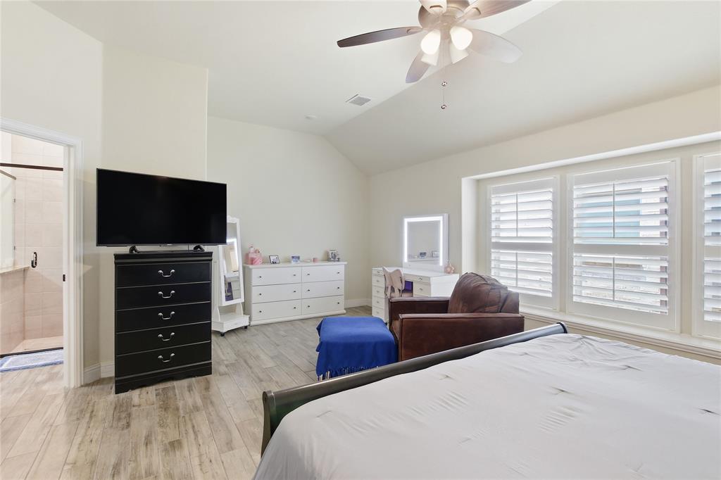 1316 Stoneleigh Place Property Photo 17