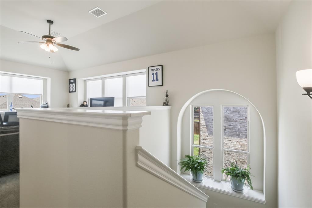 1316 Stoneleigh Place Property Photo 23